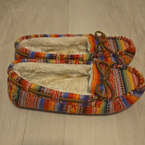 Minnetonka Women's Colorful Striped Moccasins - Picture 5 of 6